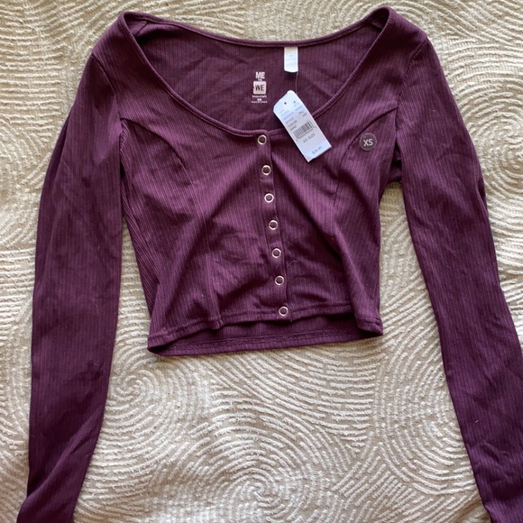 PacSun Tops - La Hearts Longsleeve Crop top